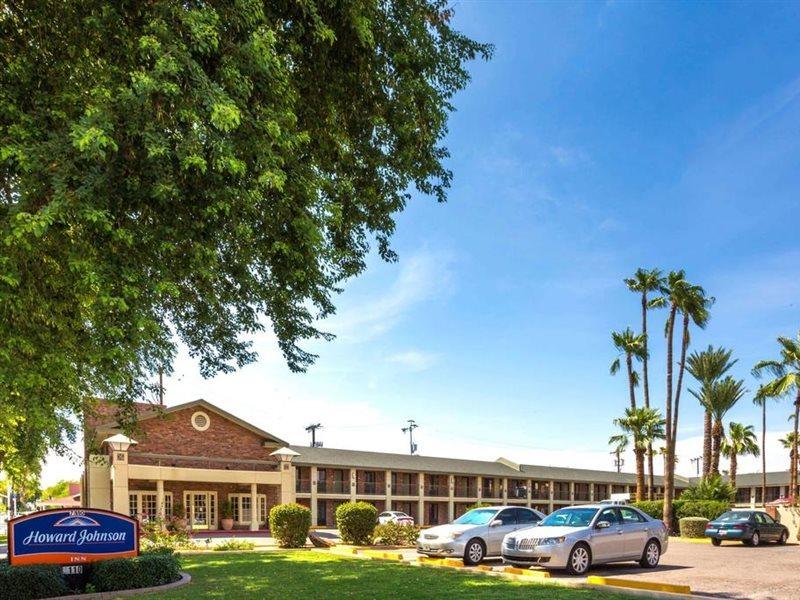 Howard Johnson By Wyndham Scottsdale Old Town Экстерьер фото